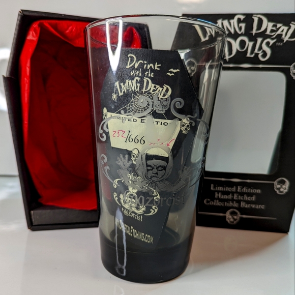 Living Dead Dolls by Mezco - Eggzorcist - Limited Edition 252/666 Etched Glass - Picture 1 of 11